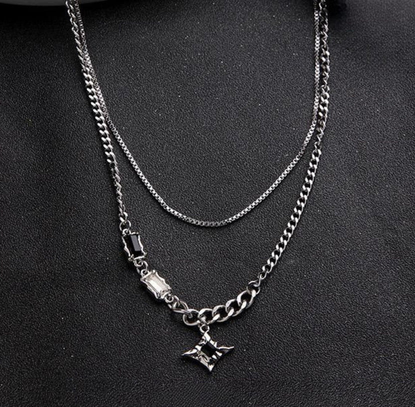 Xenixo Gothic Woolen Chain Light